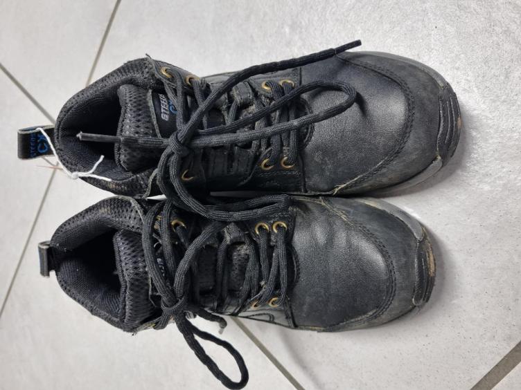 Secondhand-Artikel | Stall-/Paddockschuhe Gr. 36