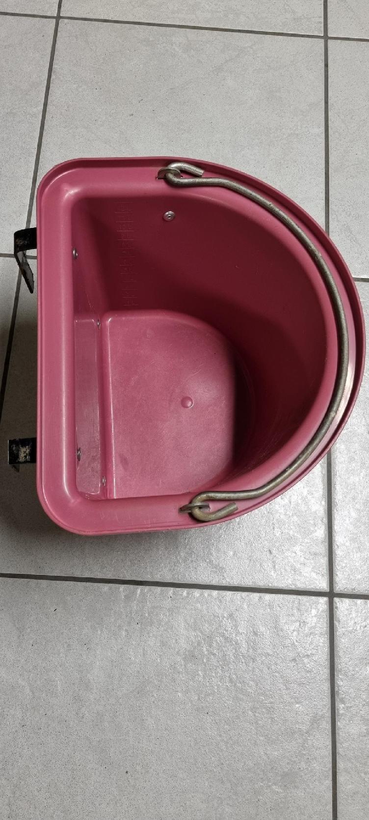Secondhand-Artikel | Turnier-Futtereimer