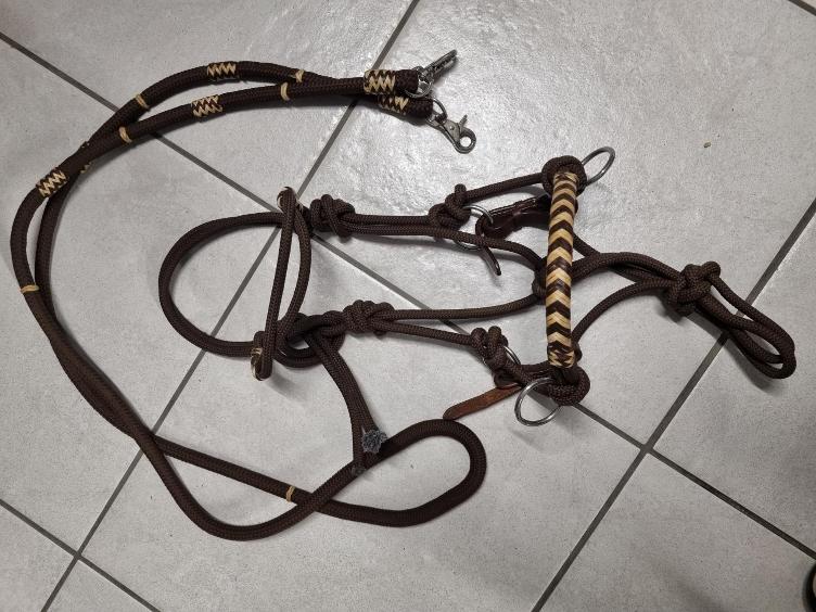 Secondhand-Artikel | Knotenhalfter mit Zügel Gr. Full