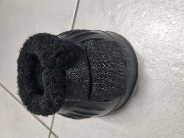 Secondhand-Artikel | Hufglocken Gummi Fellrand Gr. M