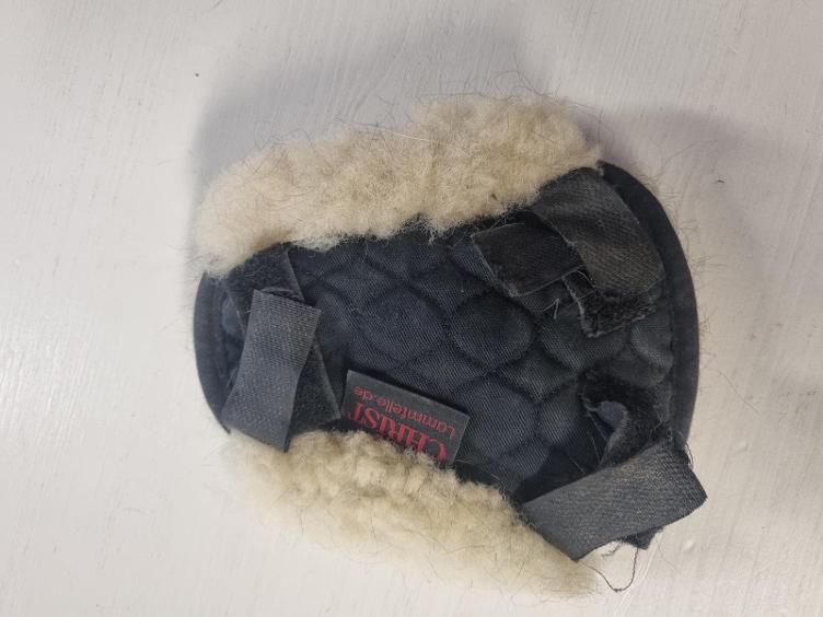 Secondhand-Artikel | Vorderzeugunterlage Lammfell
