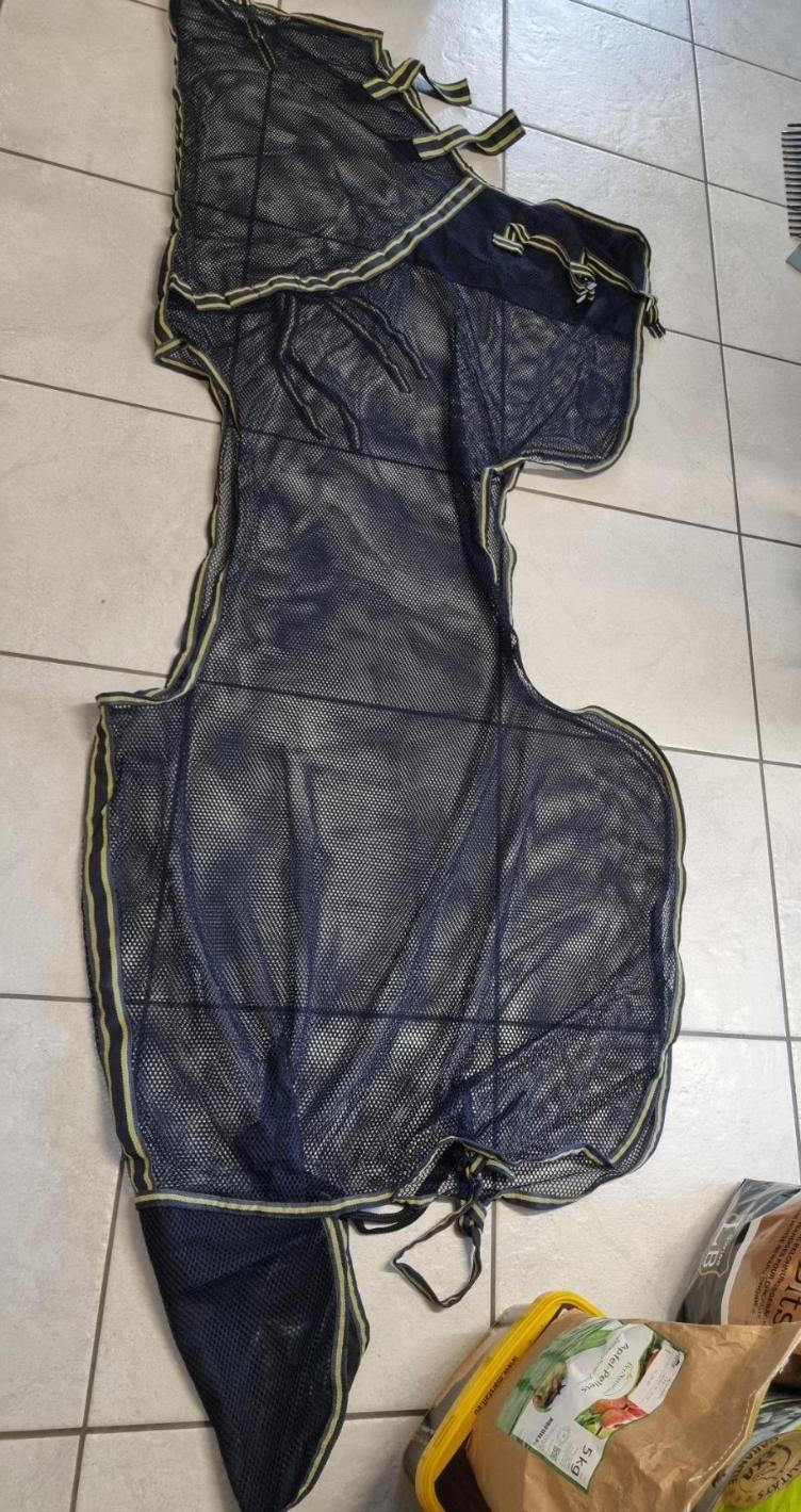 Secondhand-Artikel | Fliegen-Ausreitdecke mit Hals 135cm