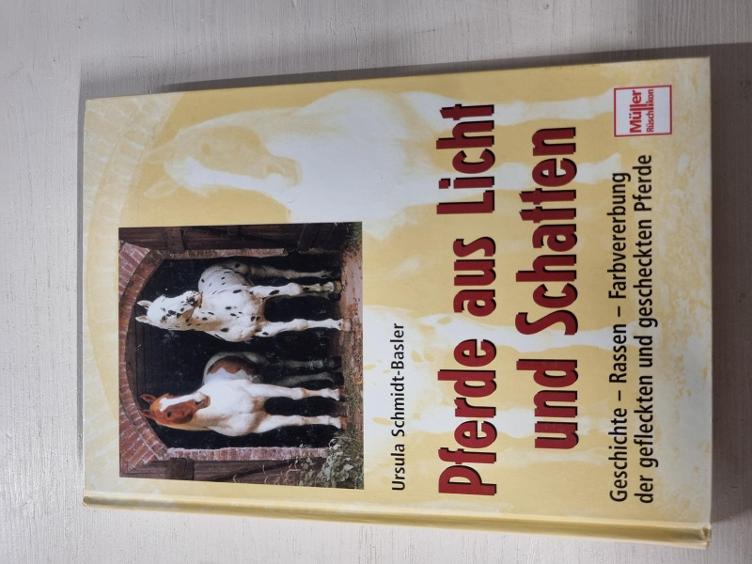Secondhand-Artikel | Pferde aus Licht und Schatten