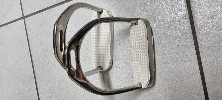 Secondhand-Artikel | Steigbügel mit Einlage 12cm