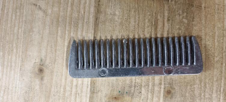 Secondhand-Artikel | Mähnenkamm