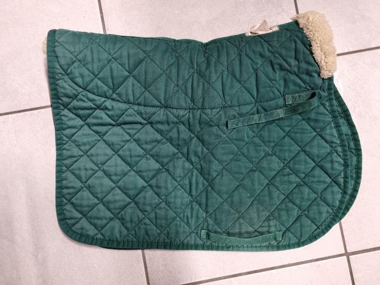 Secondhand-Artikel | Lammfell-Schabracke VS