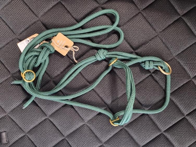 Handarbeit | Knotenloses Halfter Gr. kl. WB